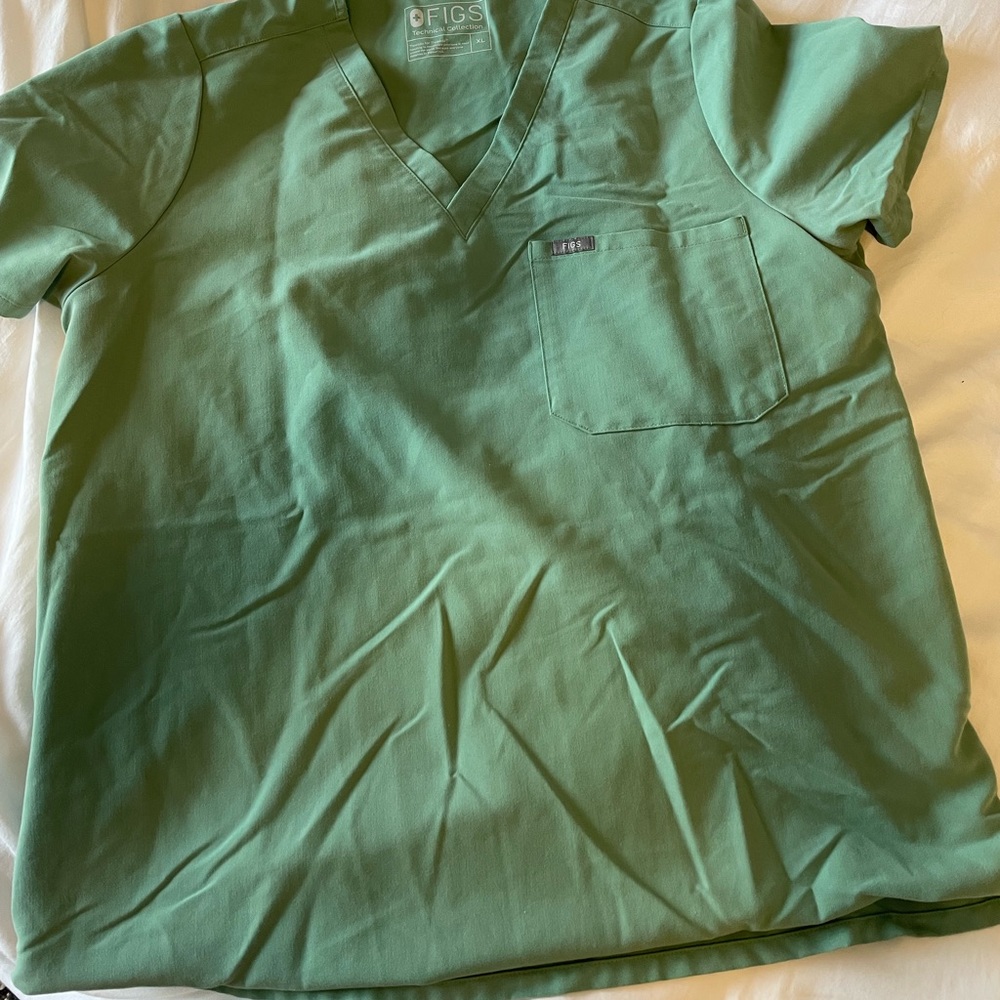 FIGS jade green Catarina one pocket top